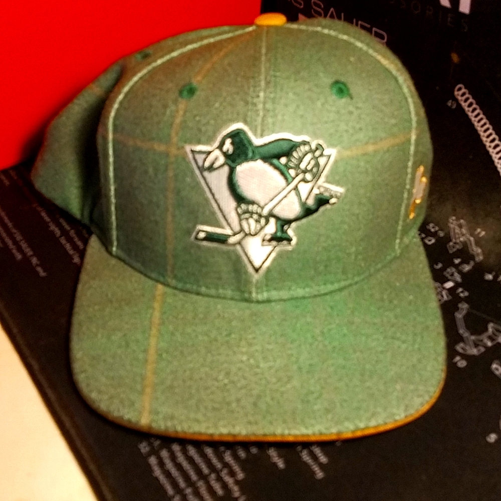 Pittsburgh penguins snap back heat OS 🔥